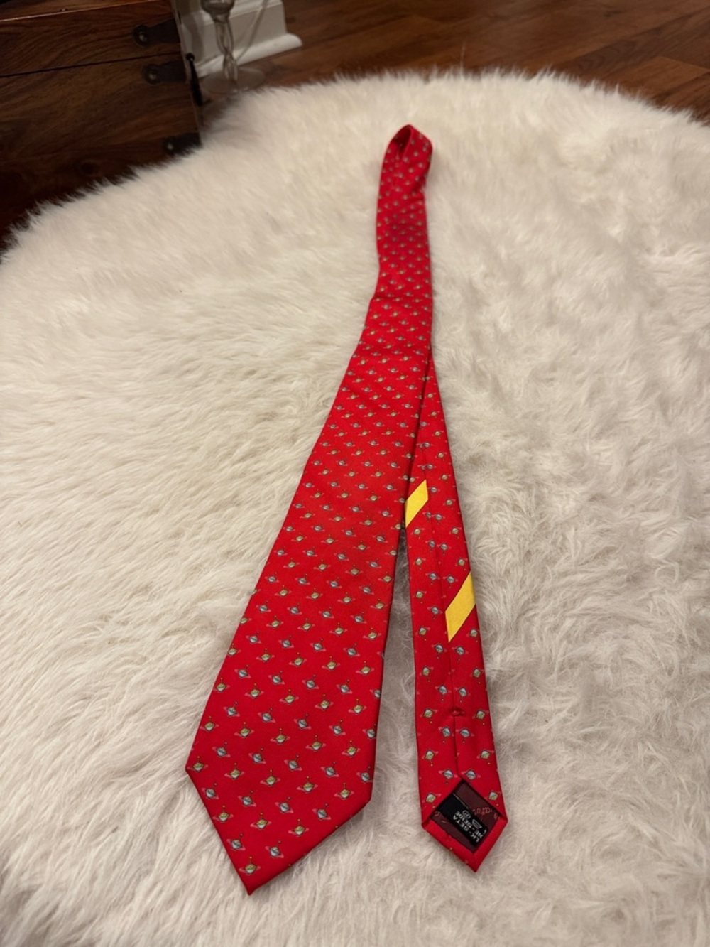 Salvatore Ferragamo Red Silk Tie with Small Geometric Motif Spin Top pre-owned.
